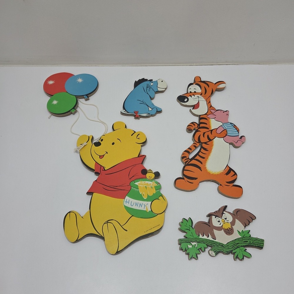 Vintage Winnie-The-Pooh Walt Disney Productions Cardboard Wall Hanging Plaque